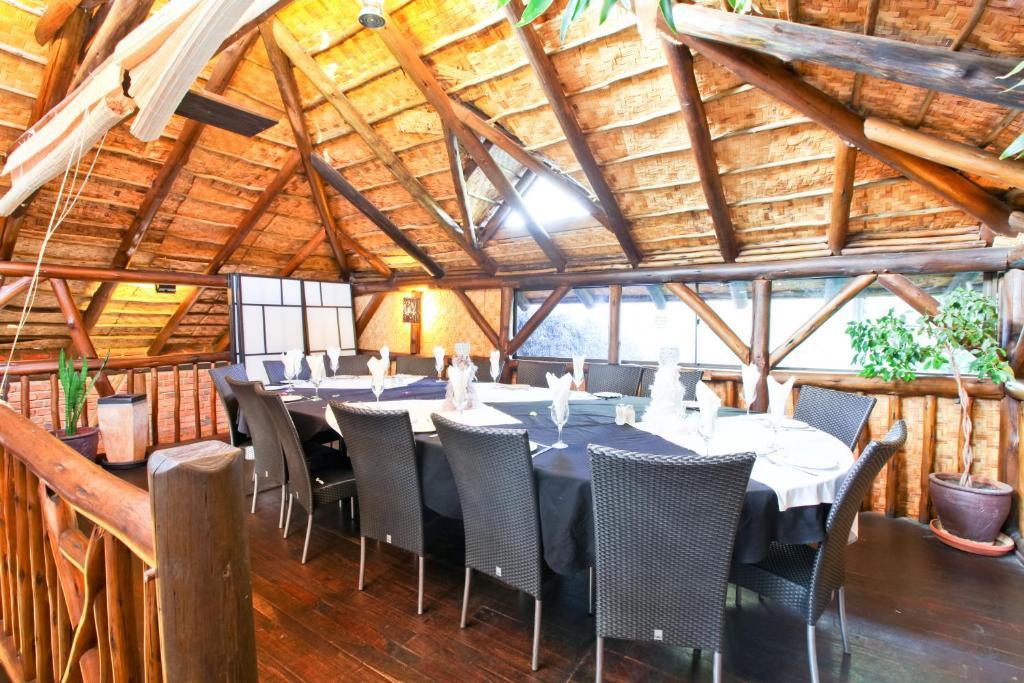 Roof Of Africa Hotel ويندهوك المظهر الخارجي الصورة